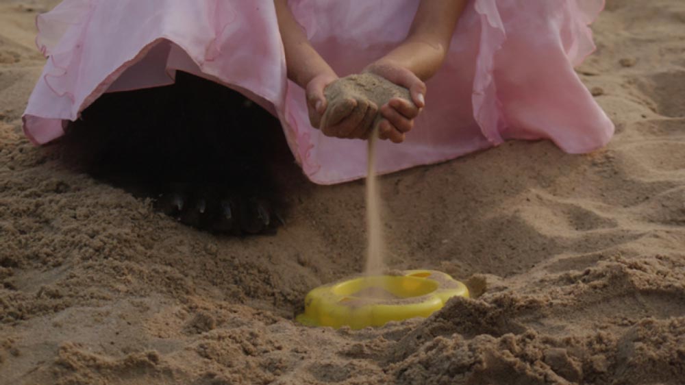 Clément Cogitore, Braguino ou la communautè impossible, 2017 © Clément Cogitore /Mac Val/ ADAGP, Paris 2017