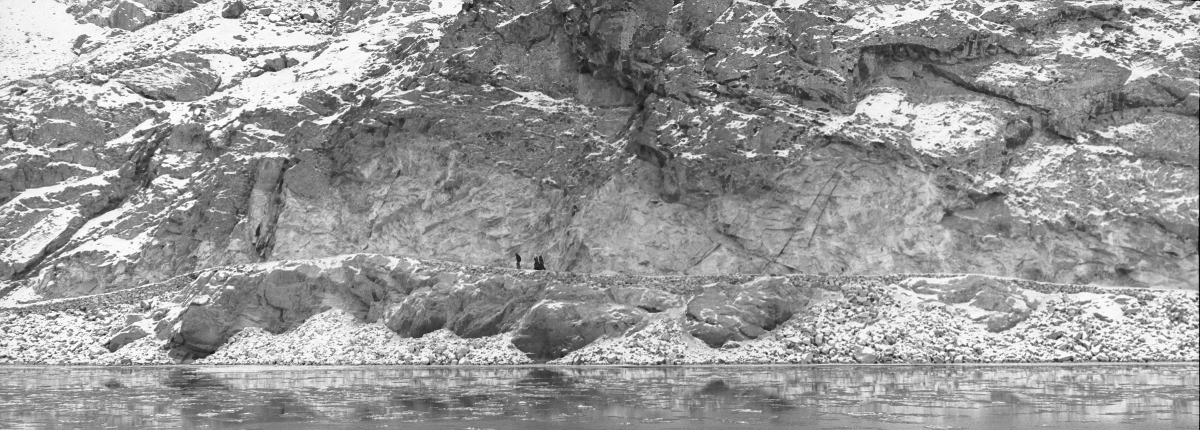 Ikuru-Kuwajima_trail02 Ikuru Kuwajima, Trail 2, View of Afghanistan from the Tajikistan side in the Pamir mountains The Pamirs 2012-2013 © Ikuru Kuwajima