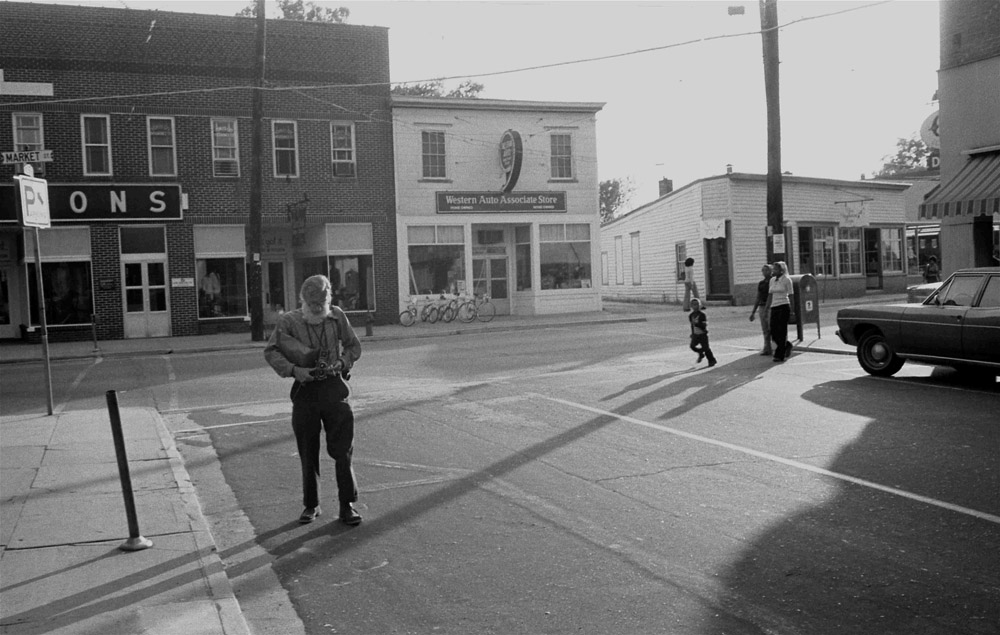 Marcia Due, Walker Evans photographing in Virginia, 1973, Marcia Due and Jerry Thompson collection, Amenia, New York © Marcia Due, NY