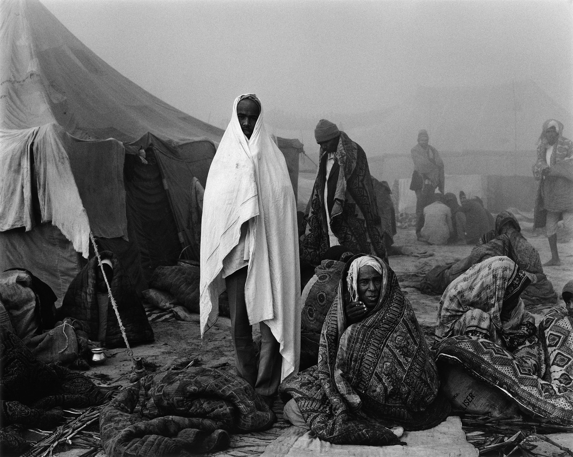 Al mattino presto durante il Kumbha Mela, Allahabad, India, 1989