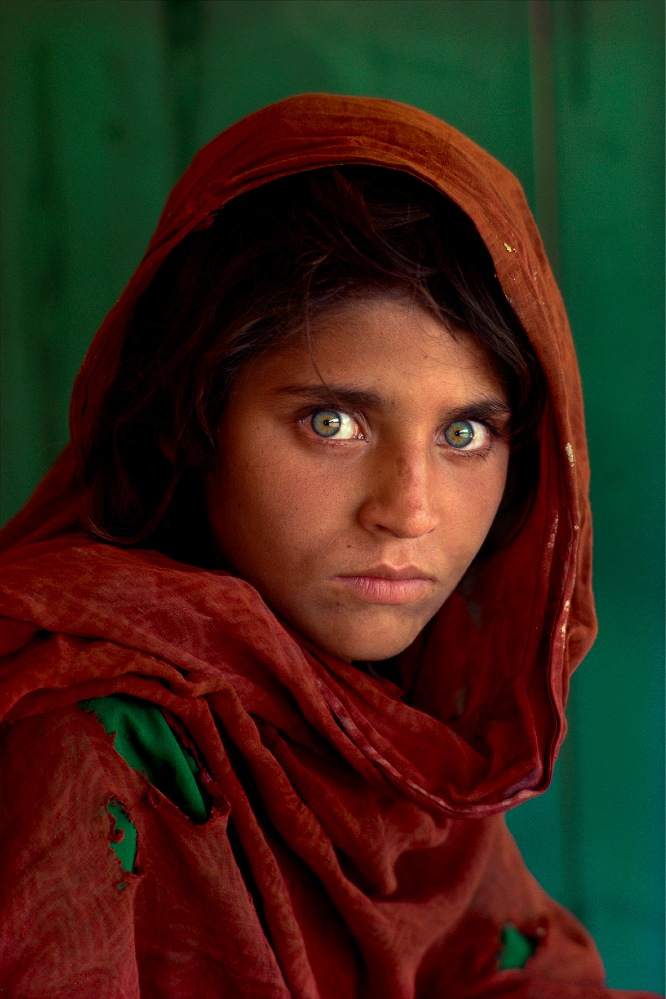 1.Steve McCurry, Ragazza Afgana (1984)