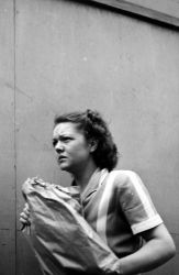 Walker Evans, Labor Anonymous Woman Pedestrian © Walker Evans Archive, The Metropolitan Museum of Art, New York