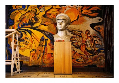 Yuri Gagarin Buste in Lyubertsy Russia- © Rene Nuijens - MRES