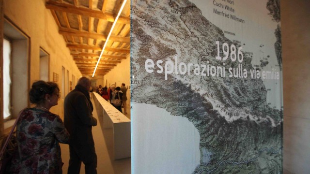 FE 20126: 1986. Esplorazioni sulla via Emilia, chiostri di San Pietro