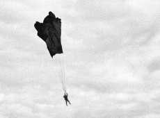 Agnès Geoffray, Incidental Gestures, 2011-2012, Variable sizes, Inkjet print on museum photographic paper
Courtesy Frac Auvergne