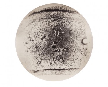 Christian Fogarolli, 2017, Lunare, stampa a pigmenti su carta cotone Hahnemühle, 70 x 70 cm, Courtesy l’artista.