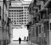 Venezia, 2013-2015. Davanti alle Zattere, nel Canale della Giudecca © Gianni Berengo Gardin/Courtesy Fondazione Forma per la Fotografia